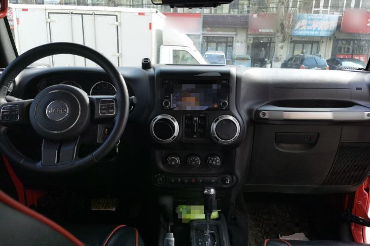 Used Jeep Wrangler 2015 3.0L Sahara Four-Door Comfort Edition
