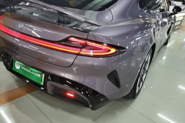 Used Xiaomi Auto SU7 2024 Four-Wheel Drive Ultra-Long Range Advanced Intelligent Driving Max Edition Right Rear Taillight