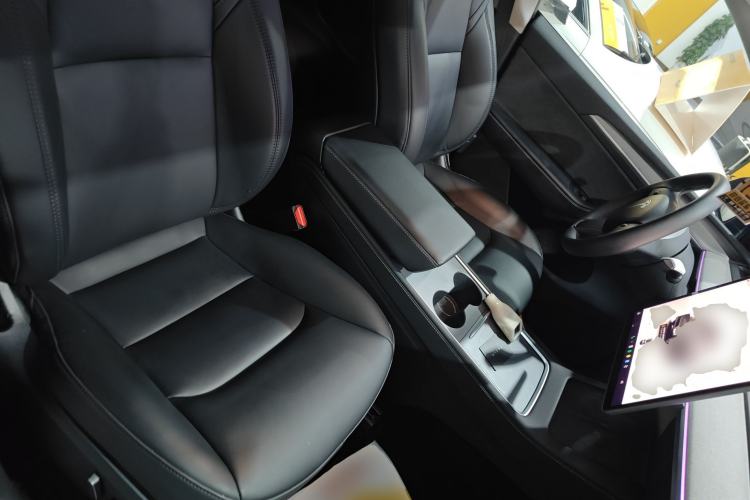 Used Tesla Model Y 2023 Rear-Wheel-Drive Version Right Front Seat