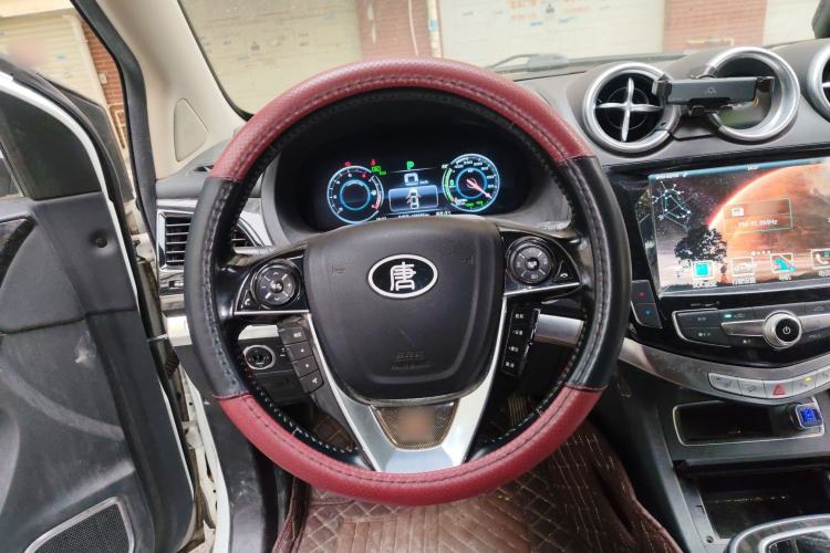 Used BYD Tang New Energy 2015 2.0T Four-Wheel-Drive Flagship Model