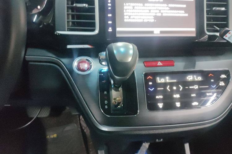 Used Honda Elysion 2016 2.4L Style Edition
