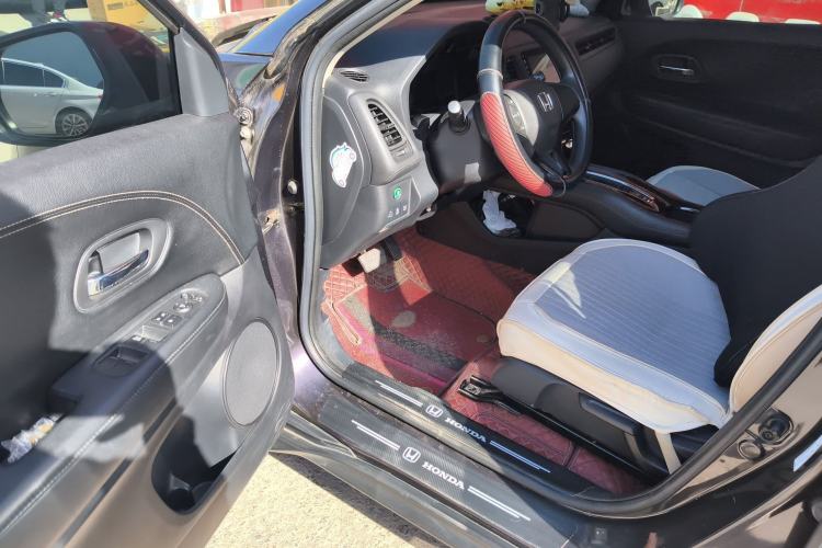 Used Honda Vezel 2020 220 TURBO CVT Elite Edition Driver Seat