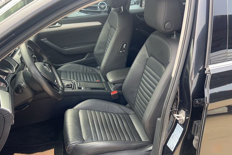 Used Volkswagen Magotan 2019 330TSI DSG Leading Edition China V Standard