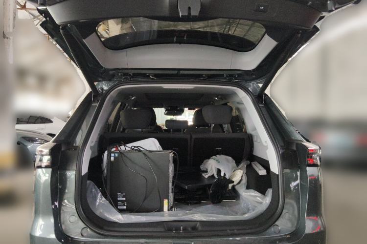 Used Chery Tiggo 8 PLUS 2025 290TGDI DCT Luxury 5-Seater Trunk