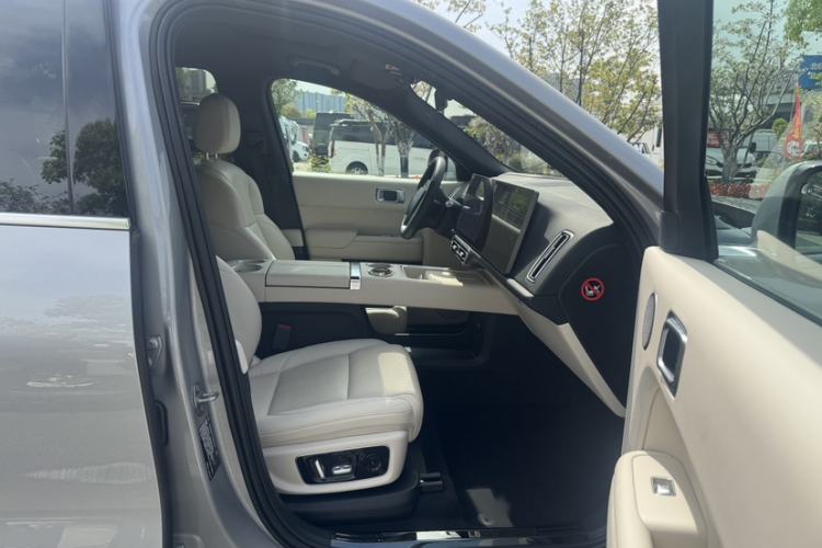 Used Li Auto L8 2023 Pro Model Right Front Seat