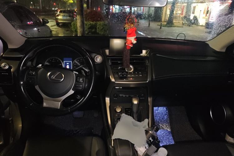 Used Lexus NX 2015 200T All-Wheel-Drive Fēngshàng Edition Center Console