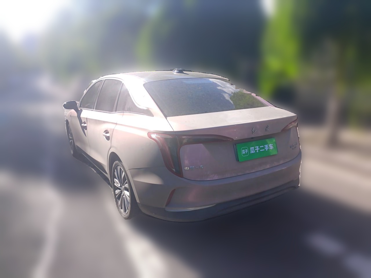 Hongqi E-QM5 2024 610 km PLUS — снимка 4