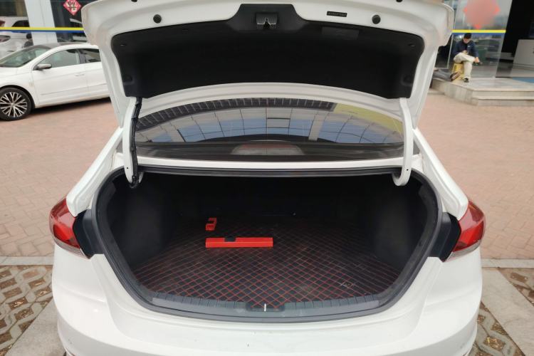 Used Hyundai Elantra (6th Generation / Lingdong) 2018 1.4T Dual-Clutch Xuan Dong · Dynamic Edition Trunk