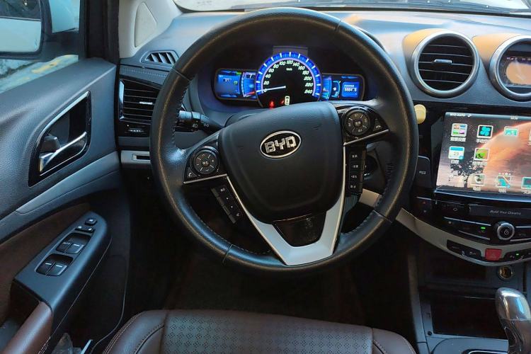 Used BYD S7 2015 2.0T Upgraded Automatic Luxury Version
