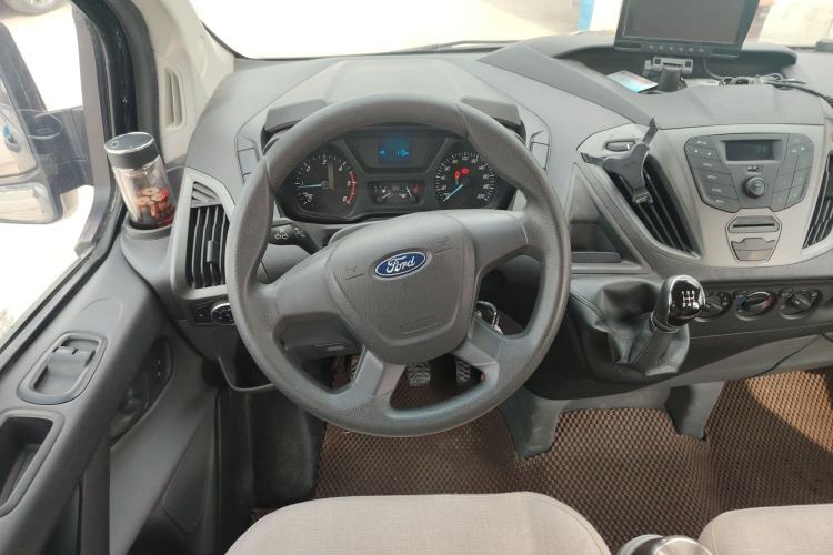 Used Ford Transit 2019 2.0T Diesel Multi-Purpose Commercial Vehicle Short Wheelbase Low Roof 6-Seater China VI Standard