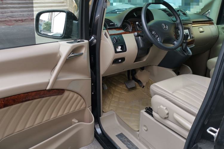 Used Mercedes-Benz Viano 2013 3.0L Comfort Edition
