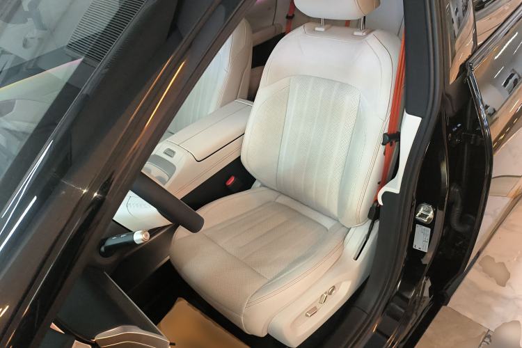 Used ONVO L60 2024 60 kWh Rear-Drive Version