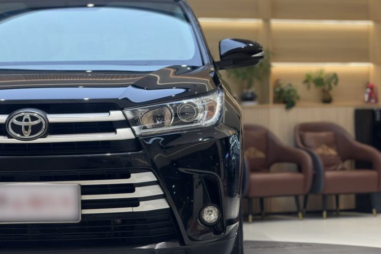 Used Toyota Highlander 2021 2.0T Two-Wheel Drive Elite Version 7-Seater Exterior 3