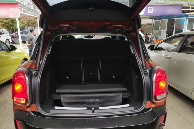 Used MINI Countryman 2017 2.0T COOPER S ALL4 Explorer Trunk