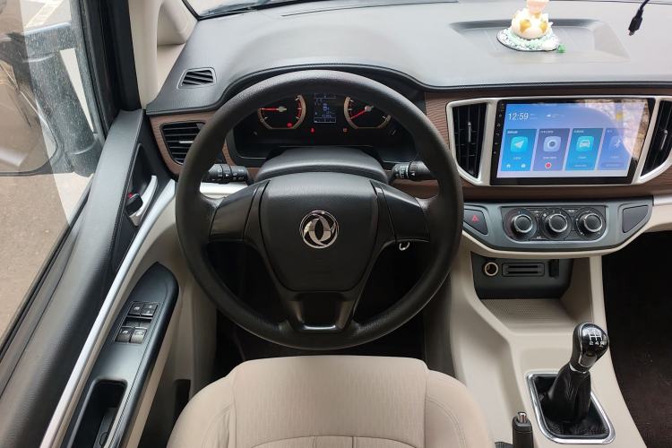 Used FORTHING Lingzhi 2019 Facelifted M5L 1.6L 7-Seater Base Model China VI Standard
