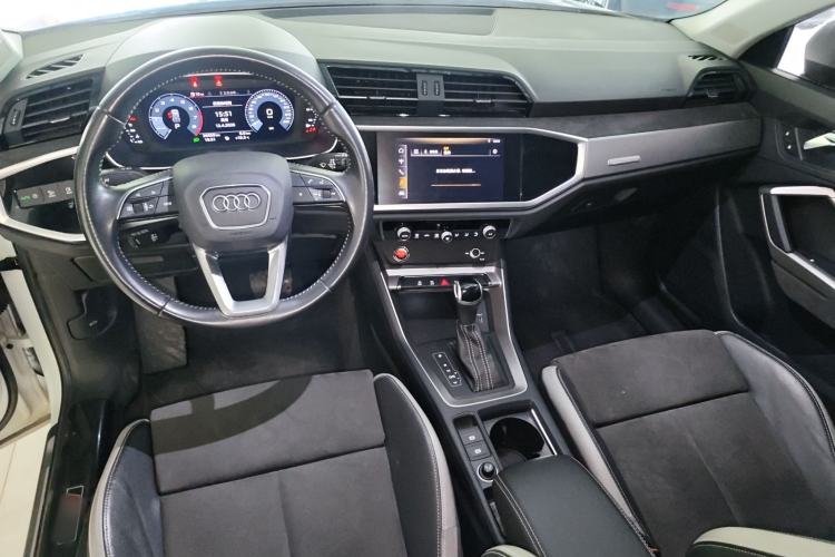 Used Audi Q3 2020 35 TFSI Ambition Dynamic Edition Center Console