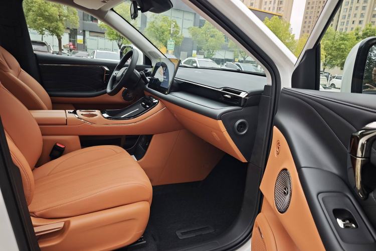 Used AION V 2024 Aion Tyrannosaurus 520 Smart Luxury Edition