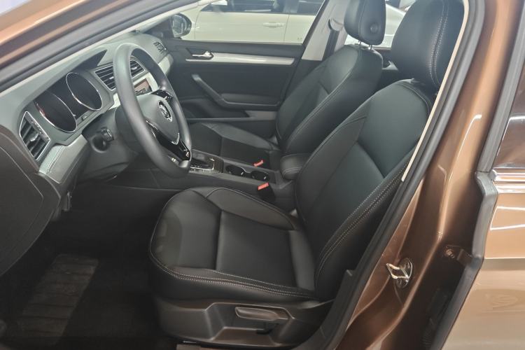 Used Volkswagen Lamando 2017 230TSI DSG Fashion Edition Left Front Seat