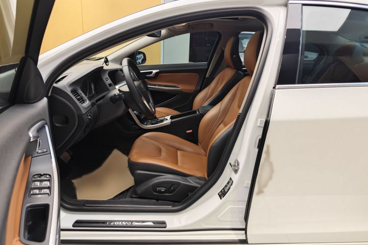 Used Volvo S60 2018 S60L T3 Smart Upgrade Edition
