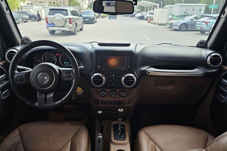 Used Jeep Wrangler 2013 3.6L Sahara Four-Door Edition