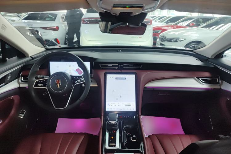 Used Hongqi H5 2025 2.0T Automatic Flag Edition – 500 000 Units Commemorative Version Center Console