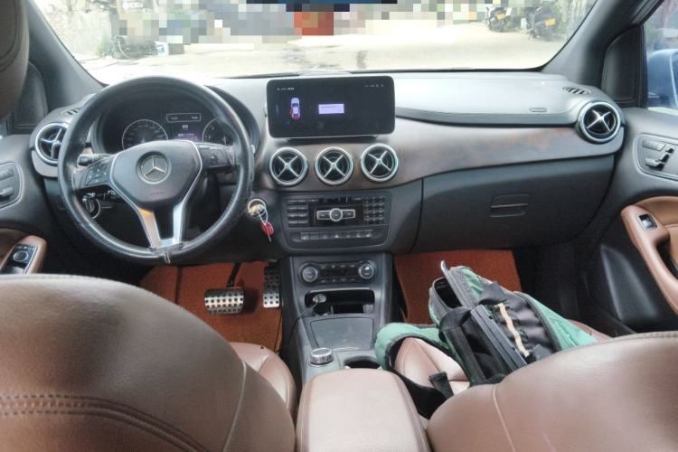 Used Mercedes-Benz B-Class 2012 B 200 Center Console