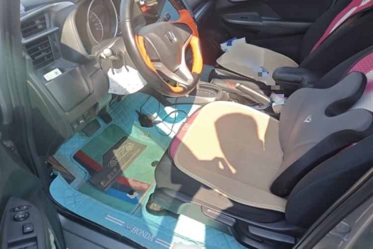 Used Honda Fit 2014 1.5L SE CVT Fashion Model Left Front Seat