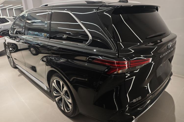 Used Toyota Granvia 2023 2.5L Hybrid Prestige VIP Edition