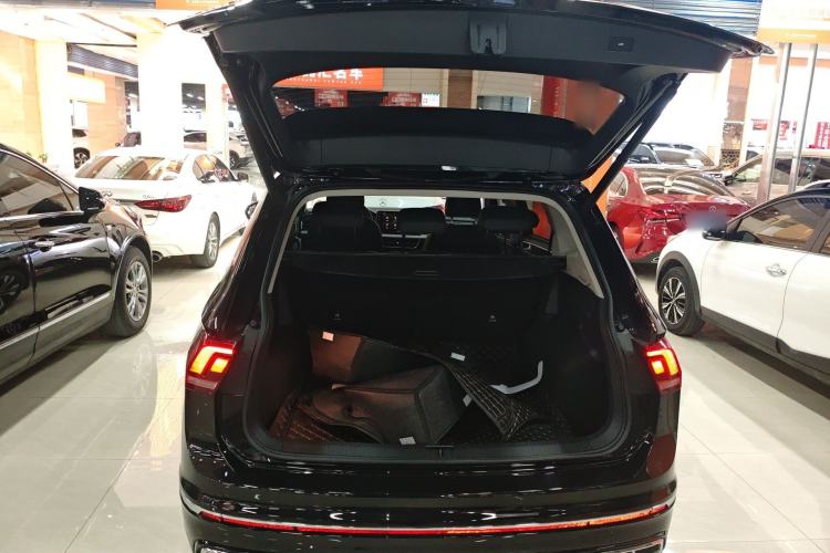 Used Volkswagen Tiguan L 2024 330TSI Automatic Two-Wheel Drive R-Line Enhanced Edition Trunk