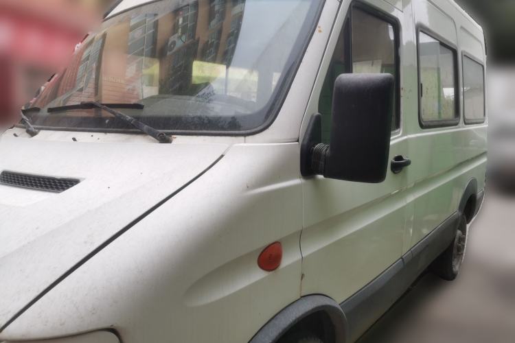 Used Iveco Turin 2012 Iveco, 2.5 diesel, 6 seats, manual