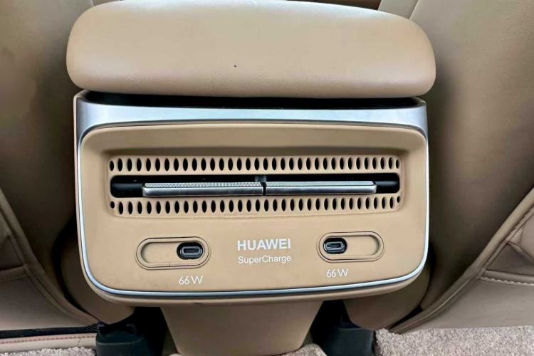 Used Hima Luxeed R7 2024 All-Electric 802 km Max
