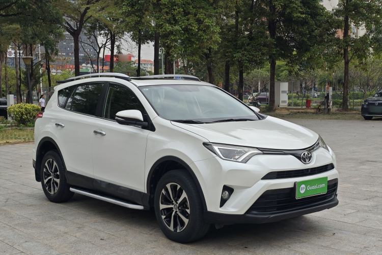 Used Toyota RAV4 2016 2.0L CVT Two-Wheel Drive Fashion Edition China V Standard
