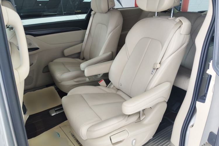 Used Buick GL8 2022 ES Landtrek 653T Luxury Edition