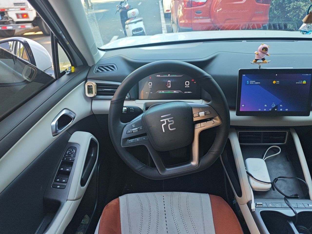 BYD Yuan UP 2025 Model 301KM Leading Version — снимка 10