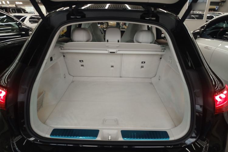 Used Mercedes-Benz EQE SUV 2024 500 4MATIC Luxury Edition Trunk