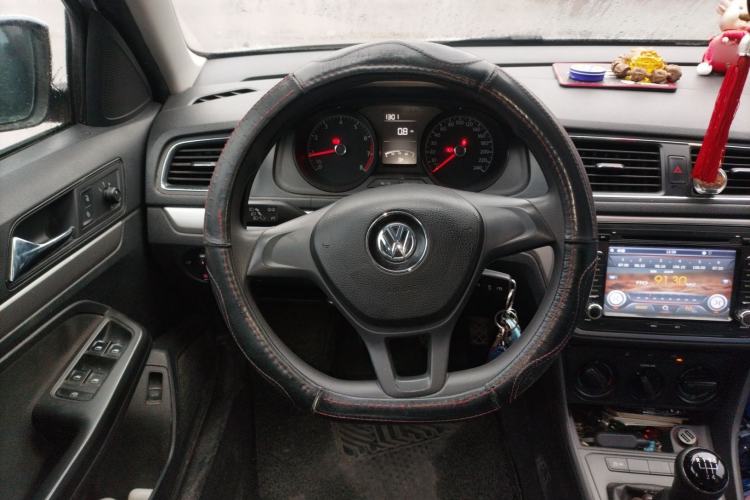 Used Volkswagen Lavida 2015 1.6L Manual Fashion Edition