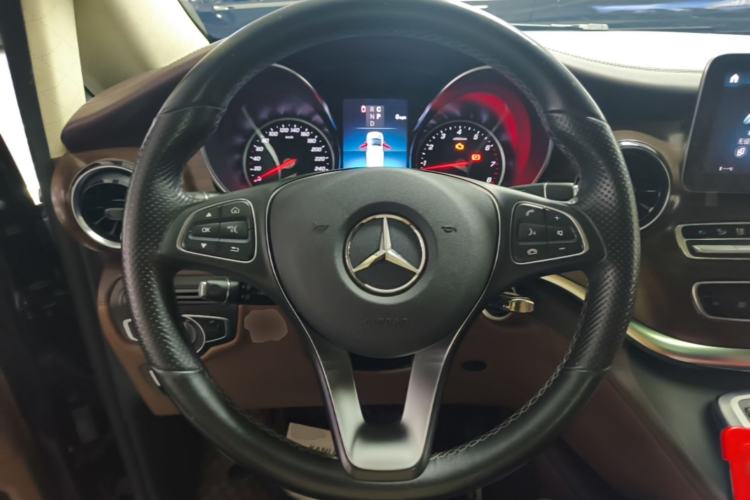 Used Mercedes-Benz V-Class 2020 V 260 Avantgarde Edition
