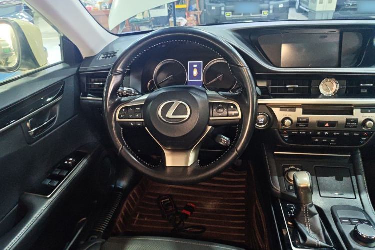 Used Lexus ES 2015 200 Elite Edition Steering Wheel