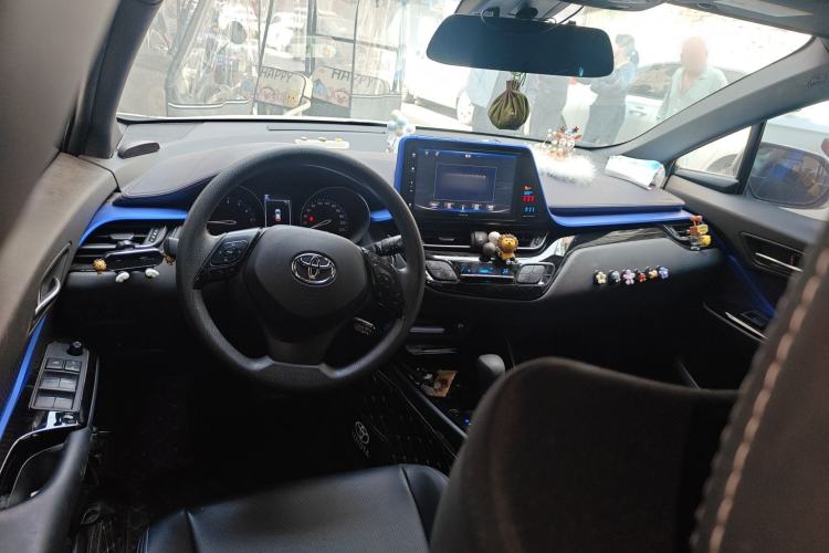 Used Toyota IZOA 2020 2.0L Enjoy Edition Center Console