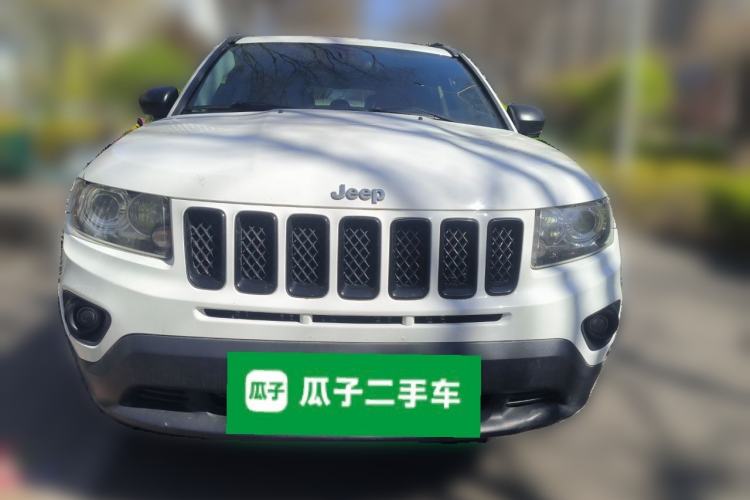 Used Jeep Compass 2013 2.0L Two-Wheel Drive Black Luxury Edition