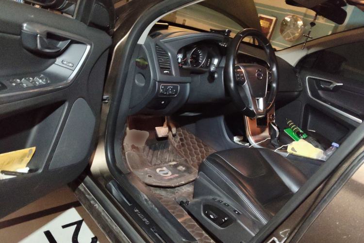 Used Volvo XC60 2017 T5 AWD Smart Upgrade Model