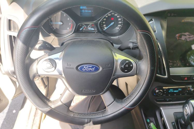 Used Ford Focus 2012 Hatchback 1.6L Automatic Fashion Edition Steering Wheel