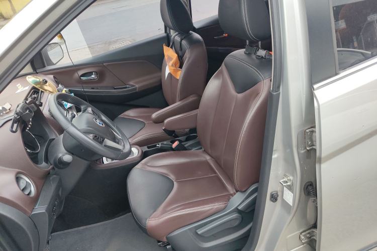 Used Venucia M50V 2017 1.6L XL CVT Luxury Edition