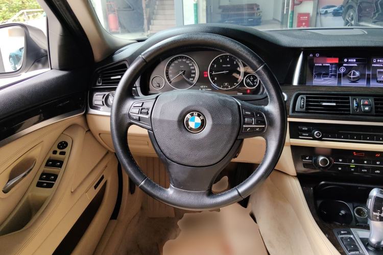 Used BMW 5 Series 2014 525Li Leading Model Steering Wheel