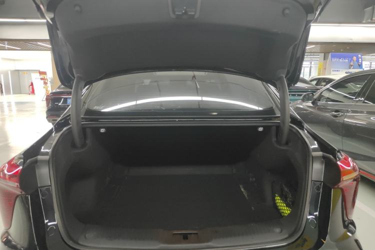 Used Hongqi H5 2024 2.0T Automatic Smart Connect Flagship Edition
