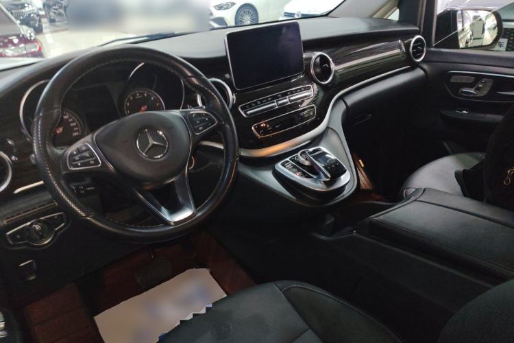 Used Mercedes-Benz V-Class 2017 V 260 Avantgarde Edition