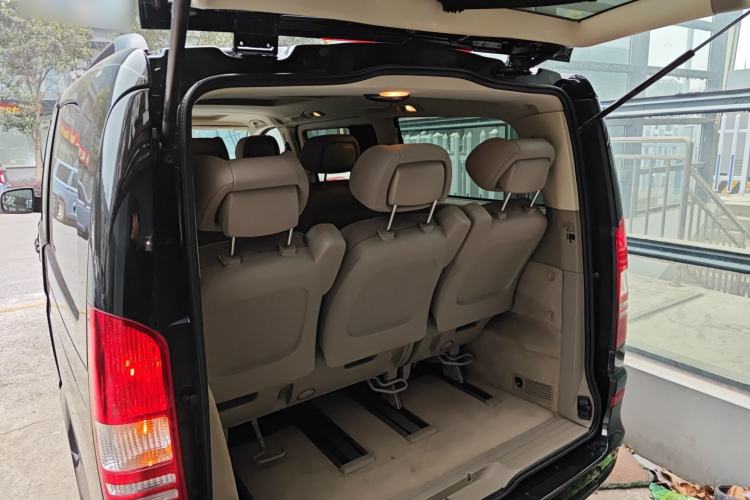 Used Mercedes-Benz Viano 2013 3.0L Comfort Edition
