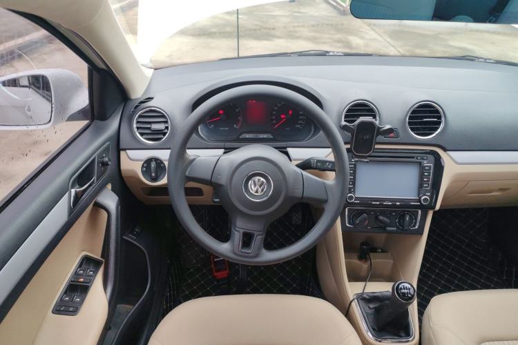 Used Volkswagen Jetta 2015 1.6L Manual Comfort Model