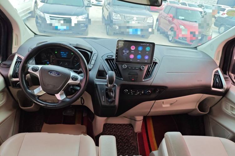 Used Ford Tourneo Custom 2017 2.0T Automatic Elite Edition Center Console