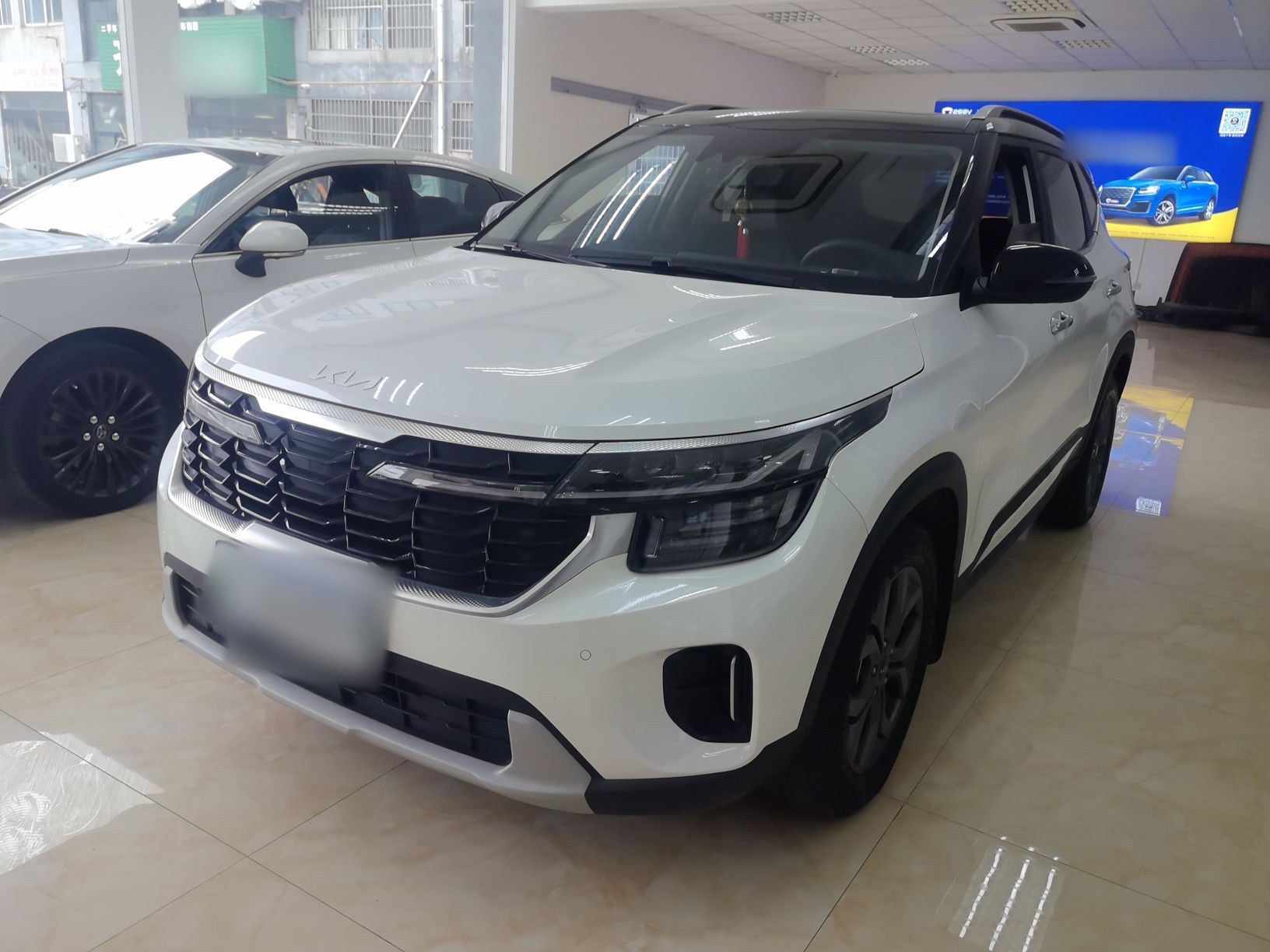 Под передней частью автомобиля